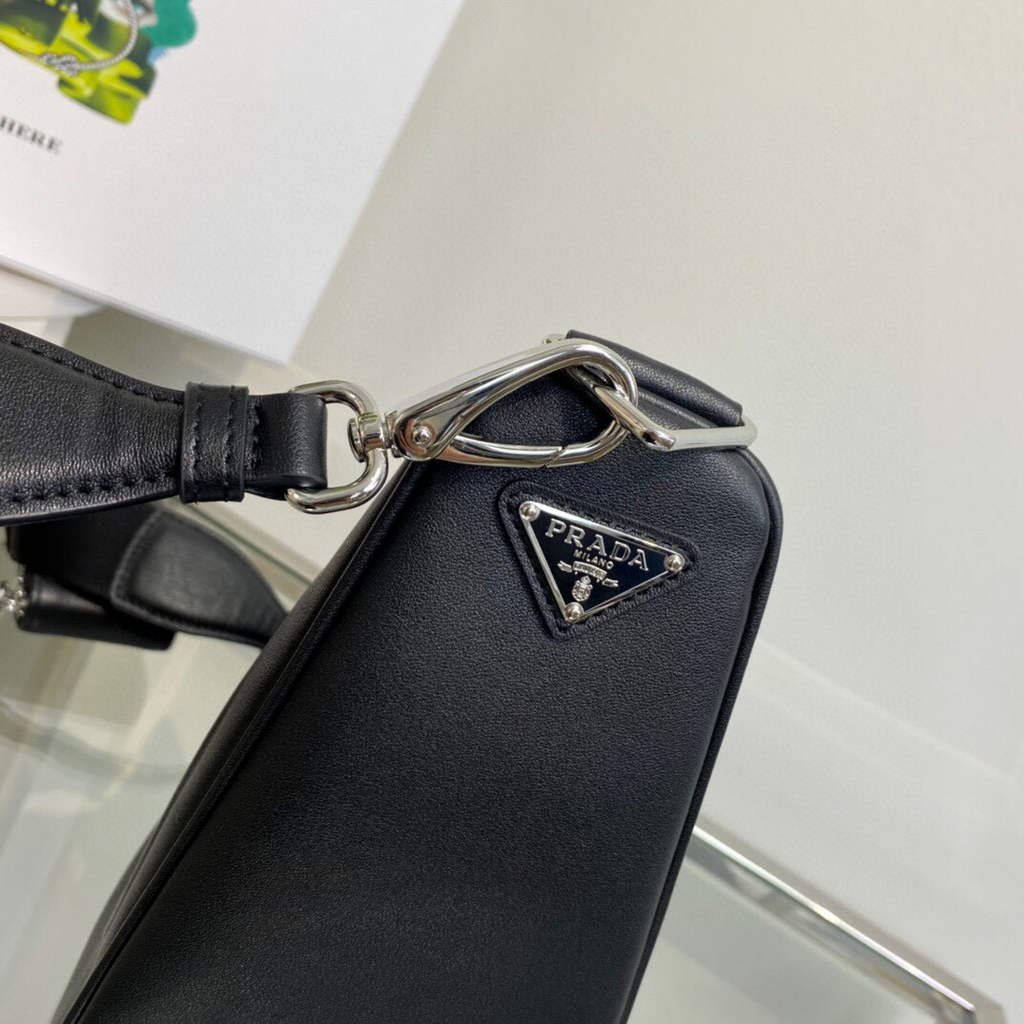Replica Prada Leather Prada Triangle shoulder bag 1BH190 Black