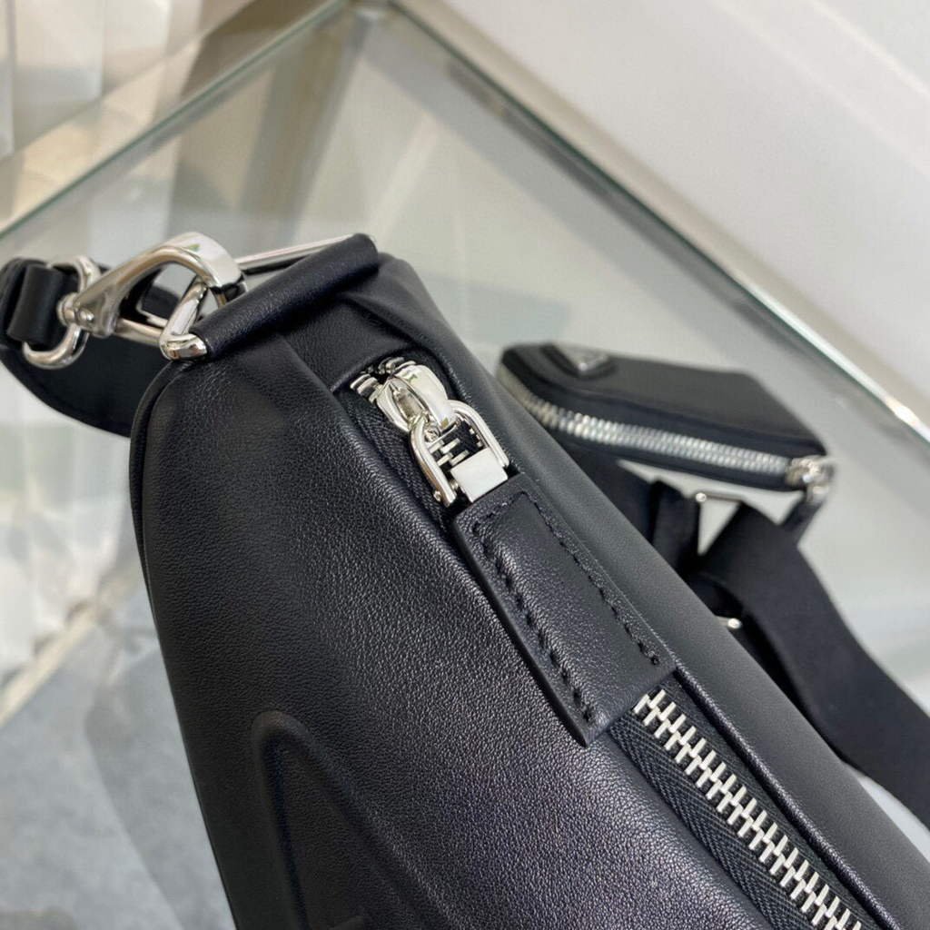 Replica Prada Leather Prada Triangle shoulder bag 1BH190 Black