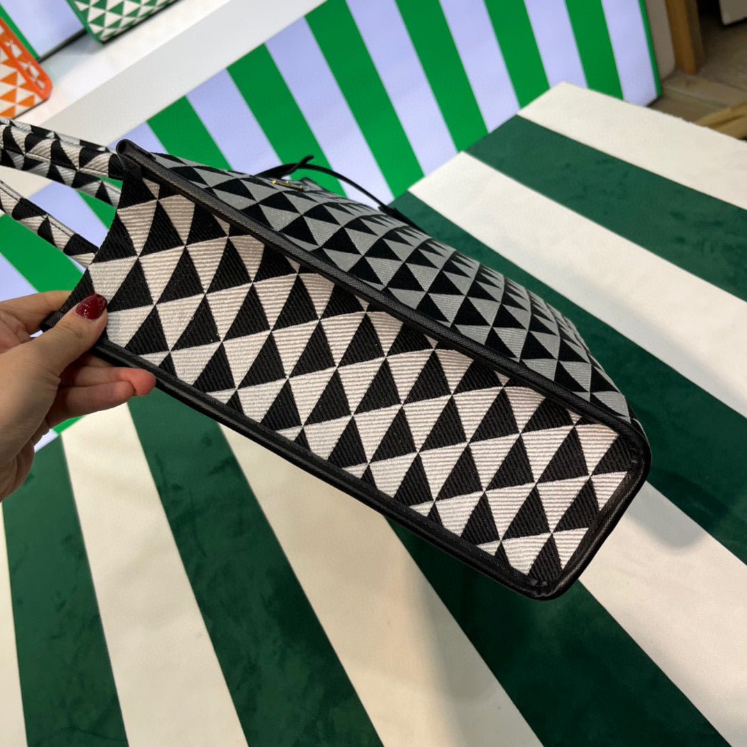 653251e11cc16.jpg Replica Prada 1BA356 Large Prada Symbole Jacquard Fabric Handbag Black White