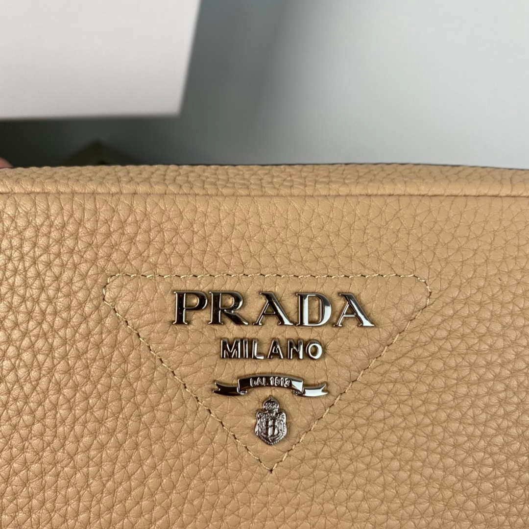 Replica Prada Leather bag with shoulder strap 1BH082 Apricot