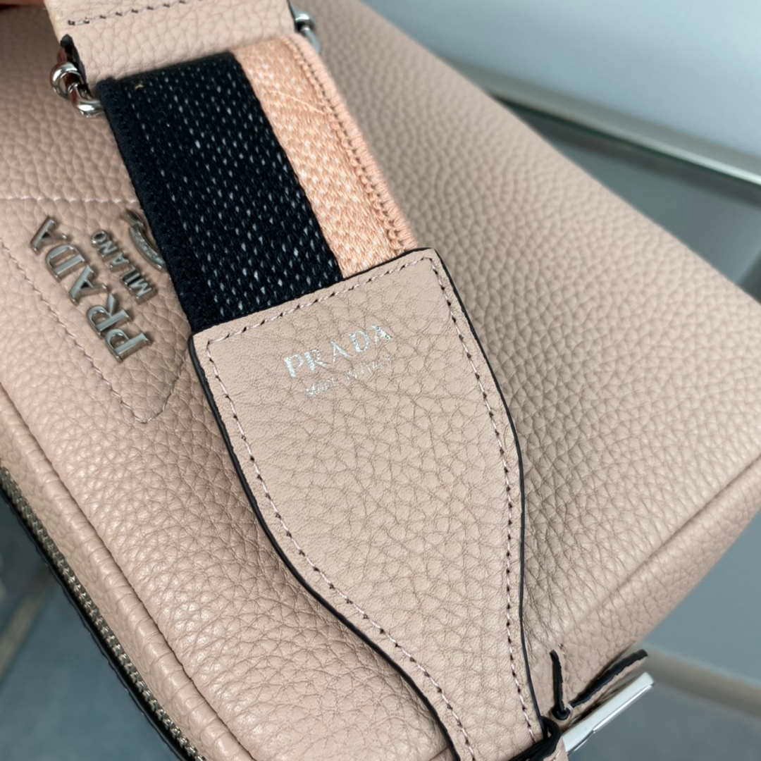 Replica Prada Leather bag with shoulder strap 1BH082 Pink