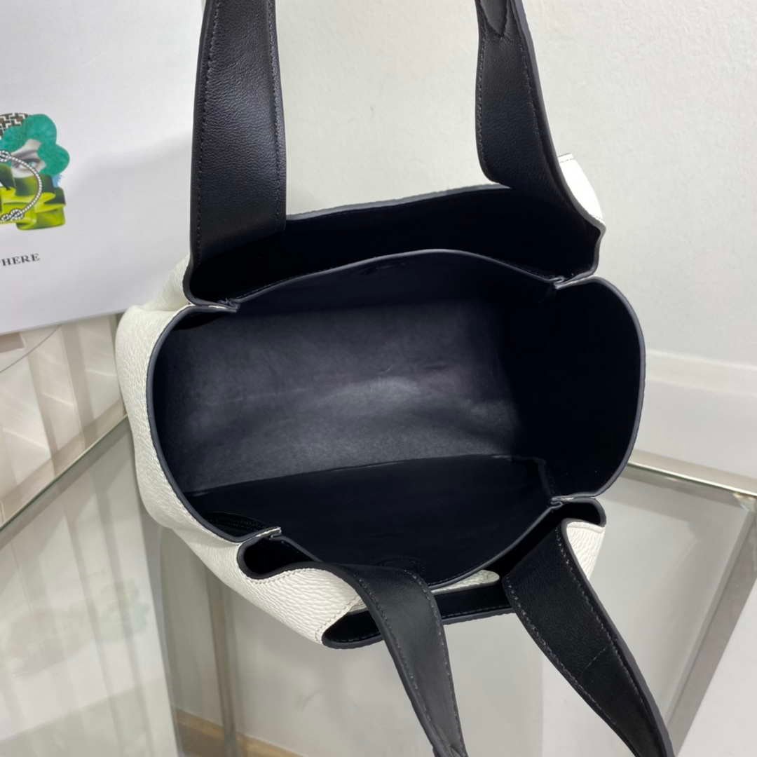 Replica Prada 1BG335 Tote Leather Bucket Handbag White