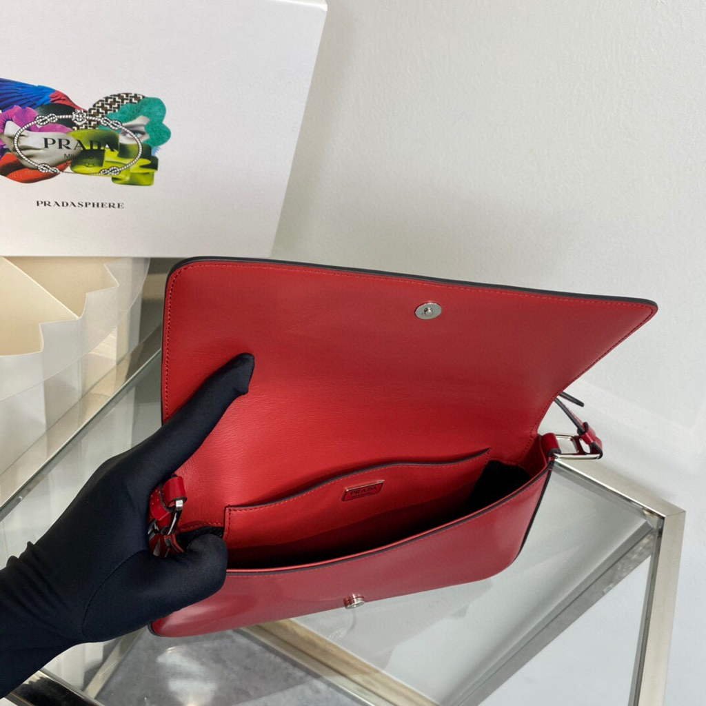 653253764b20b.jpg Replica Prada Brushed leather Prada Femme 1BD323 Red