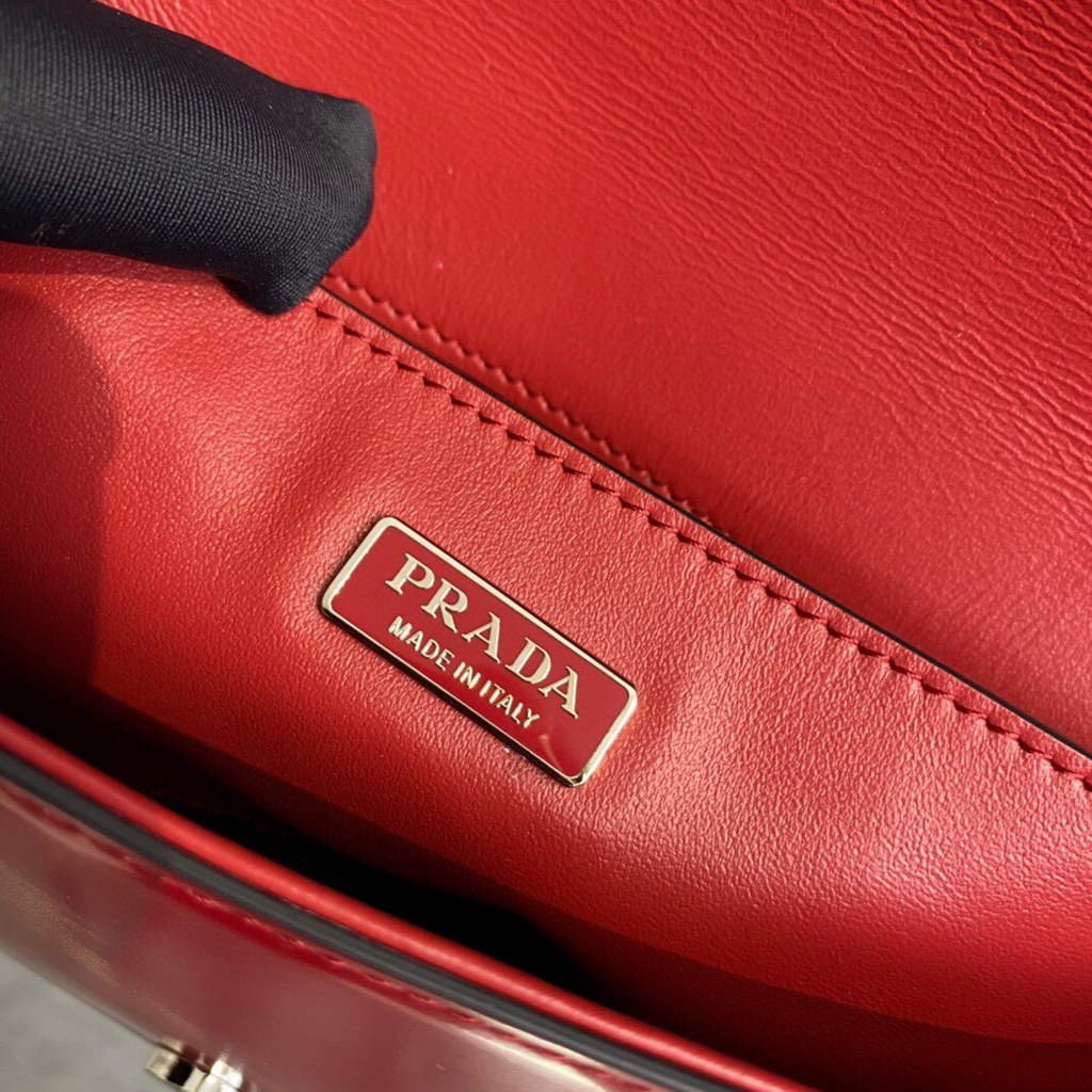 6532537769611.jpg Replica Prada Brushed leather Prada Femme 1BD323 Red