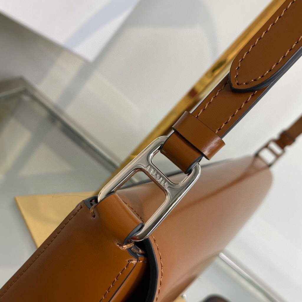 Replica Prada Brushed leather Prada Femme 1BD323 Brown