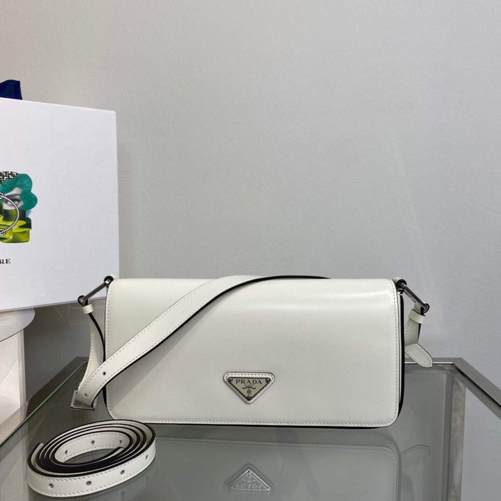 6532538d5e776.jpg Replica Prada Brushed leather Prada Femme 1BD323 White
