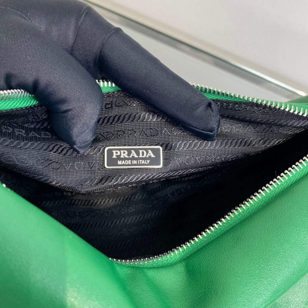 653253a666b3f.jpg Replica Prada Leather Prada Triangle shoulder bag 1BH190 Green