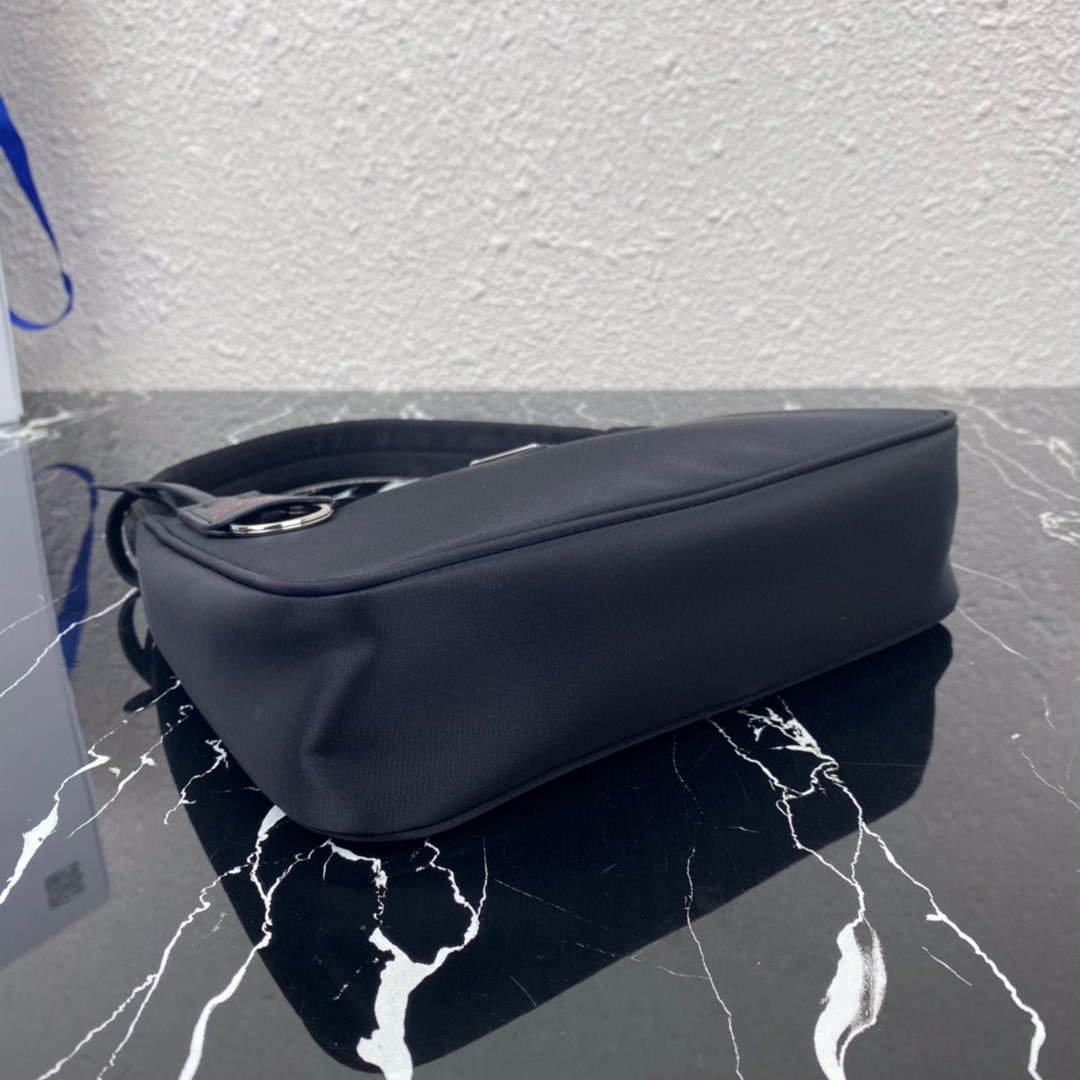 Replica Prada 1NE515 Re-Nylon Re-Edition 2000 mini-bag black red