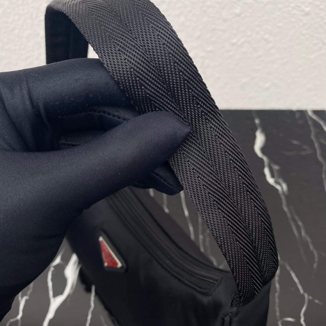 Replica Prada 1NE515 Re-Nylon Re-Edition 2000 mini-bag black red