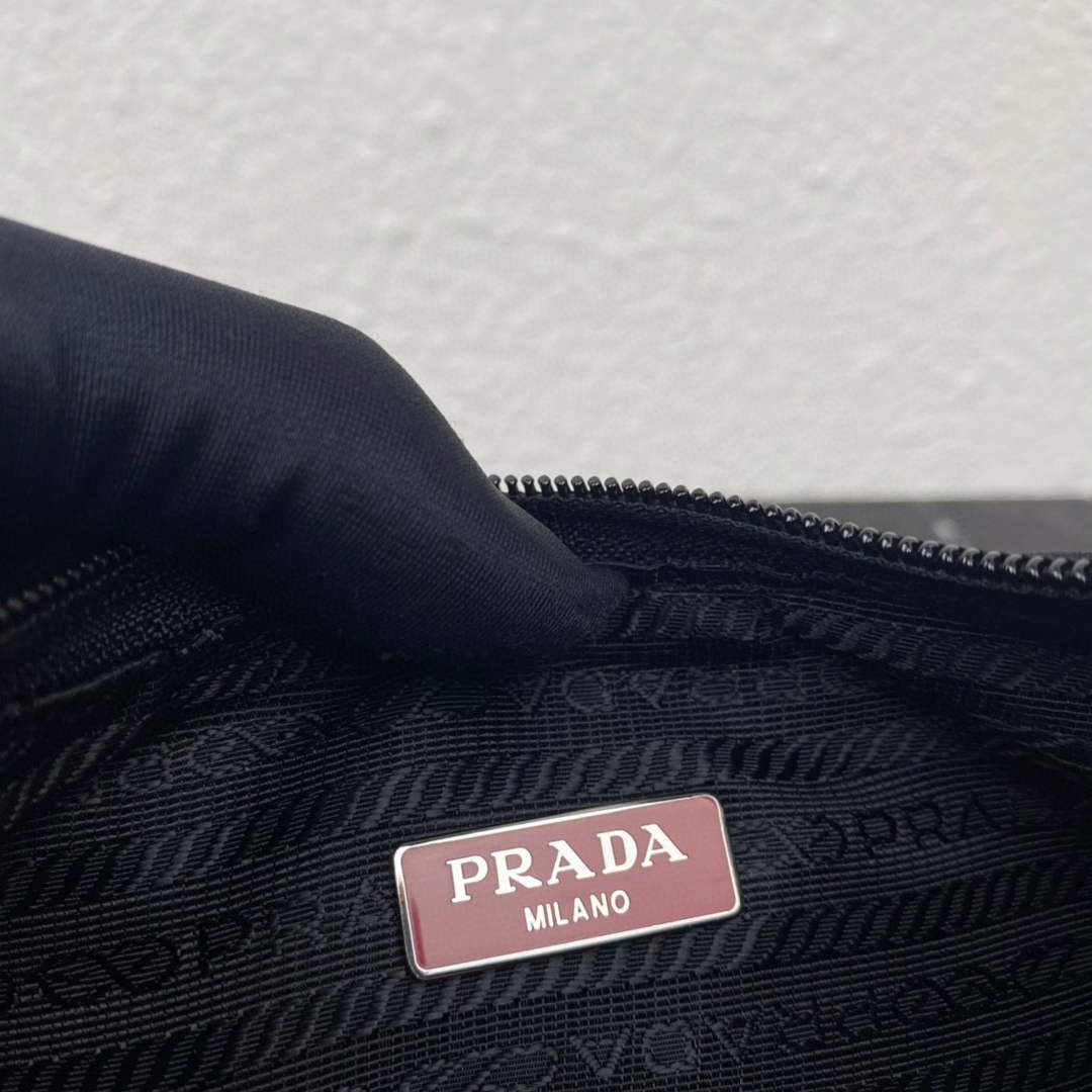 Replica Prada 1NE515 Re-Nylon Re-Edition 2000 mini-bag black red