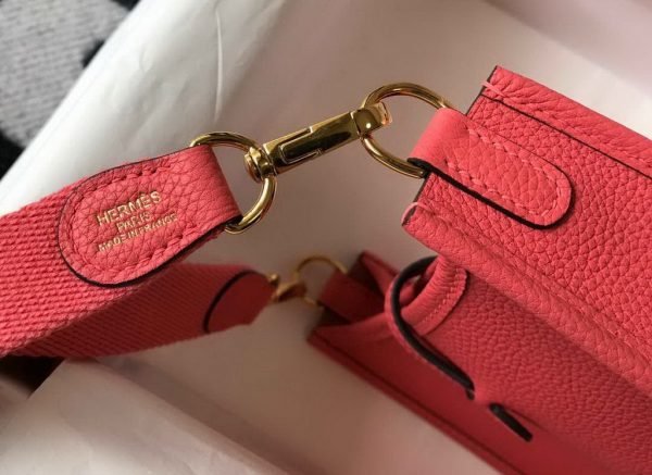 653277298c676.jpg Replica Hermes Evelyne Bag Designer Hermes Mini Crossbody Bag 20397 Gold Buckle Red