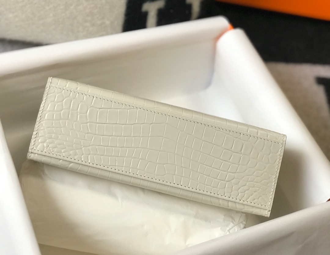 65327a616a9a3.jpg Replica Hermes Mini Kelly Pouchette Crocodile Leather H230239 White
