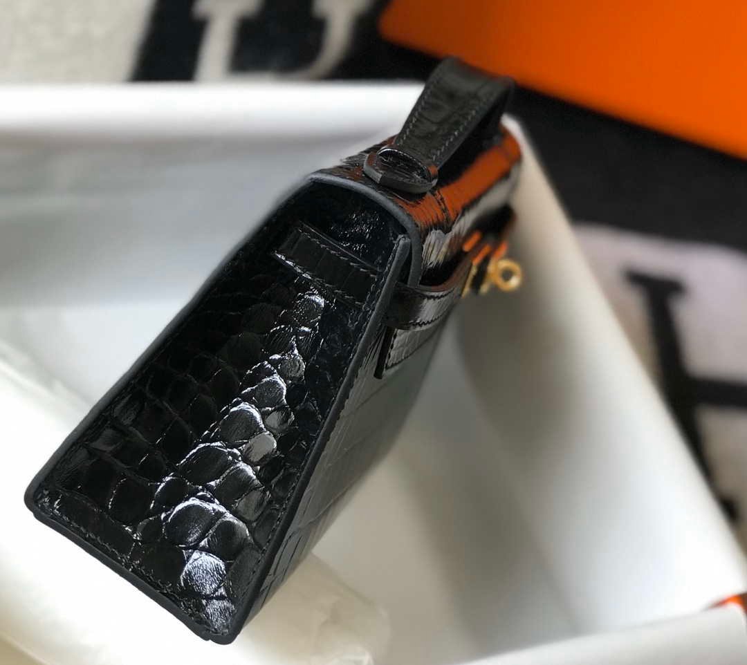 Replica Hermes Mini Kelly Pouchette Crocodile Leather H230234 Black