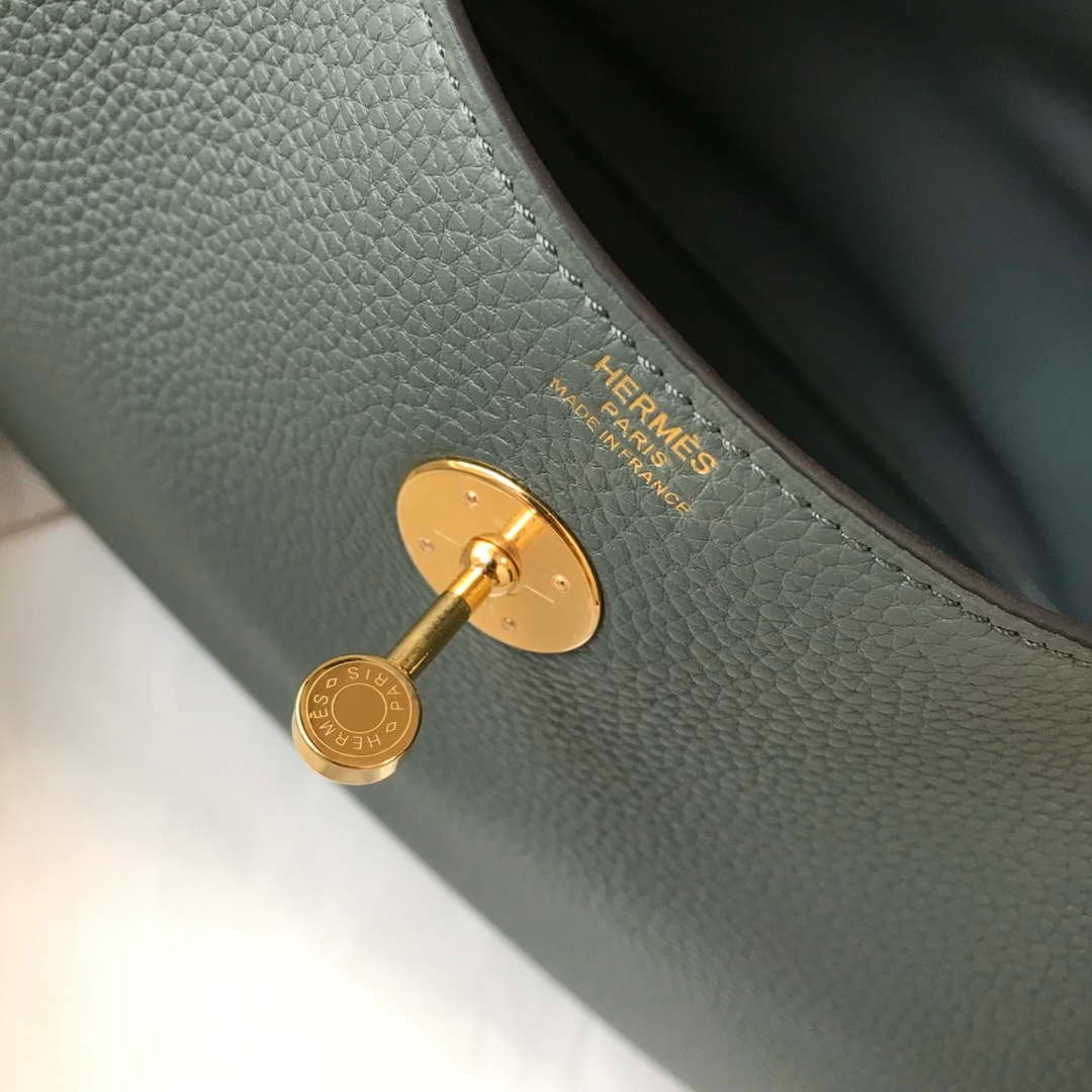 Replica Hermes H073428 Lindy Bag 26 30 H231948