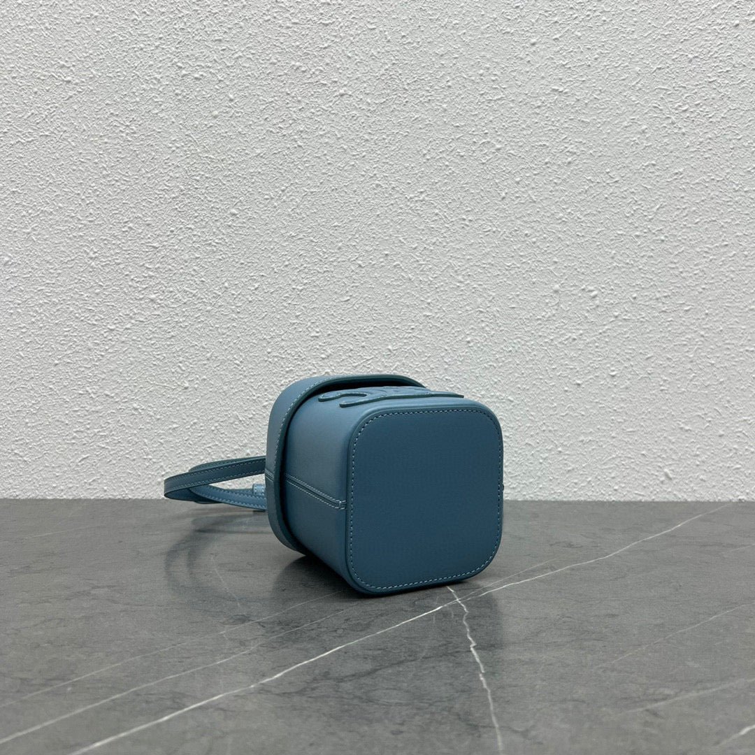 Replica Celine 199263 SMALL BOX cuir triomphe in Smooth Calfskin Blue