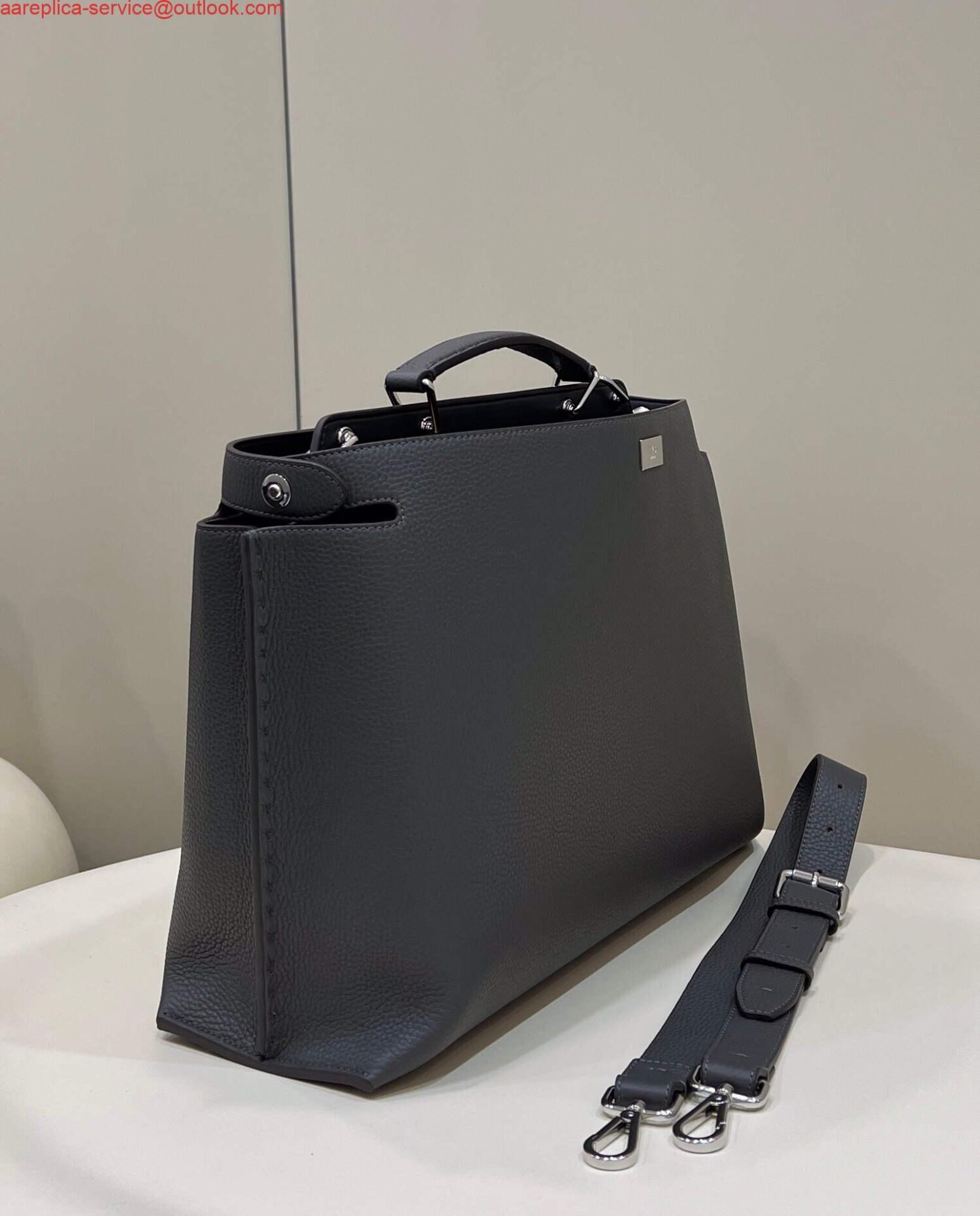 Replica Fendi 7VA529 Peekaboo ISeeU Medium Gray Leather Bag