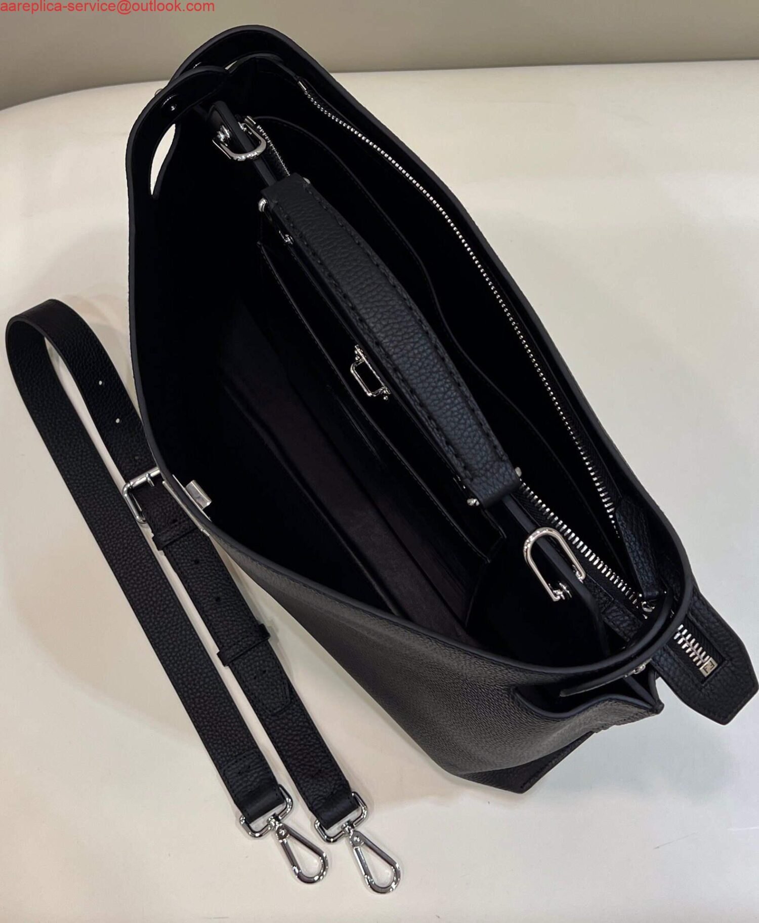 Replica Fendi 7VA529 Peekaboo ISeeU Medium Black Leather Bag