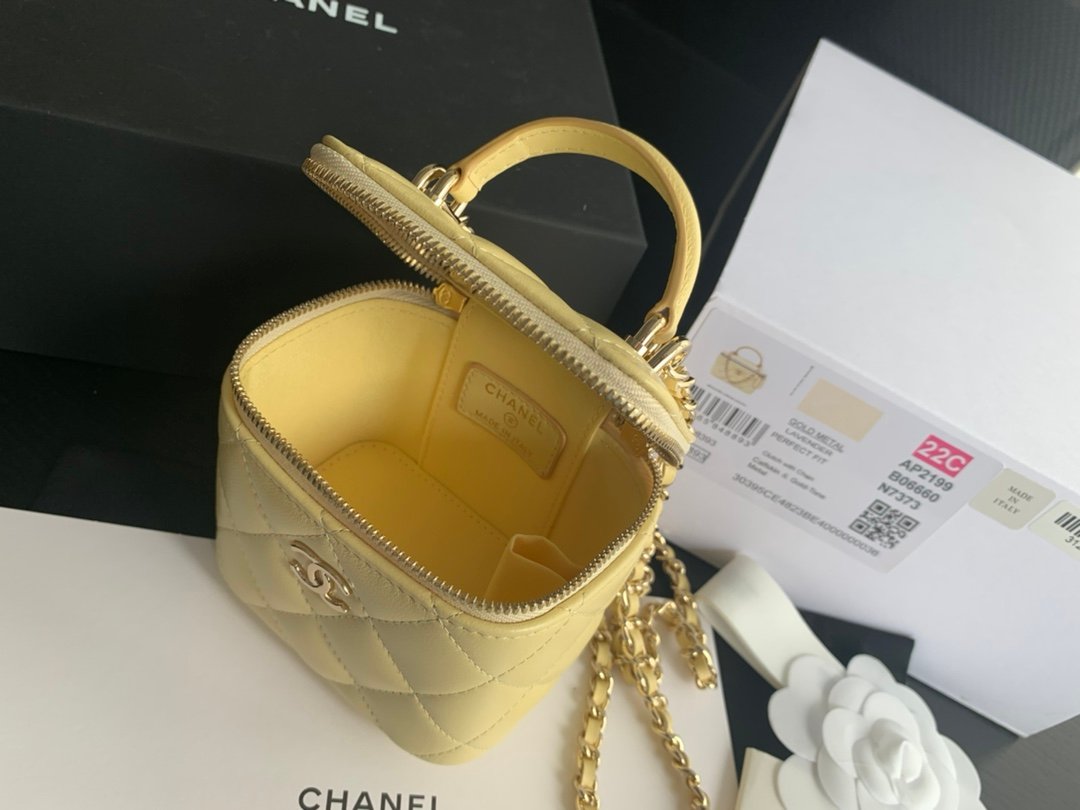 Replica Chanel Top Quality 22 Yellow Copy Ap2198