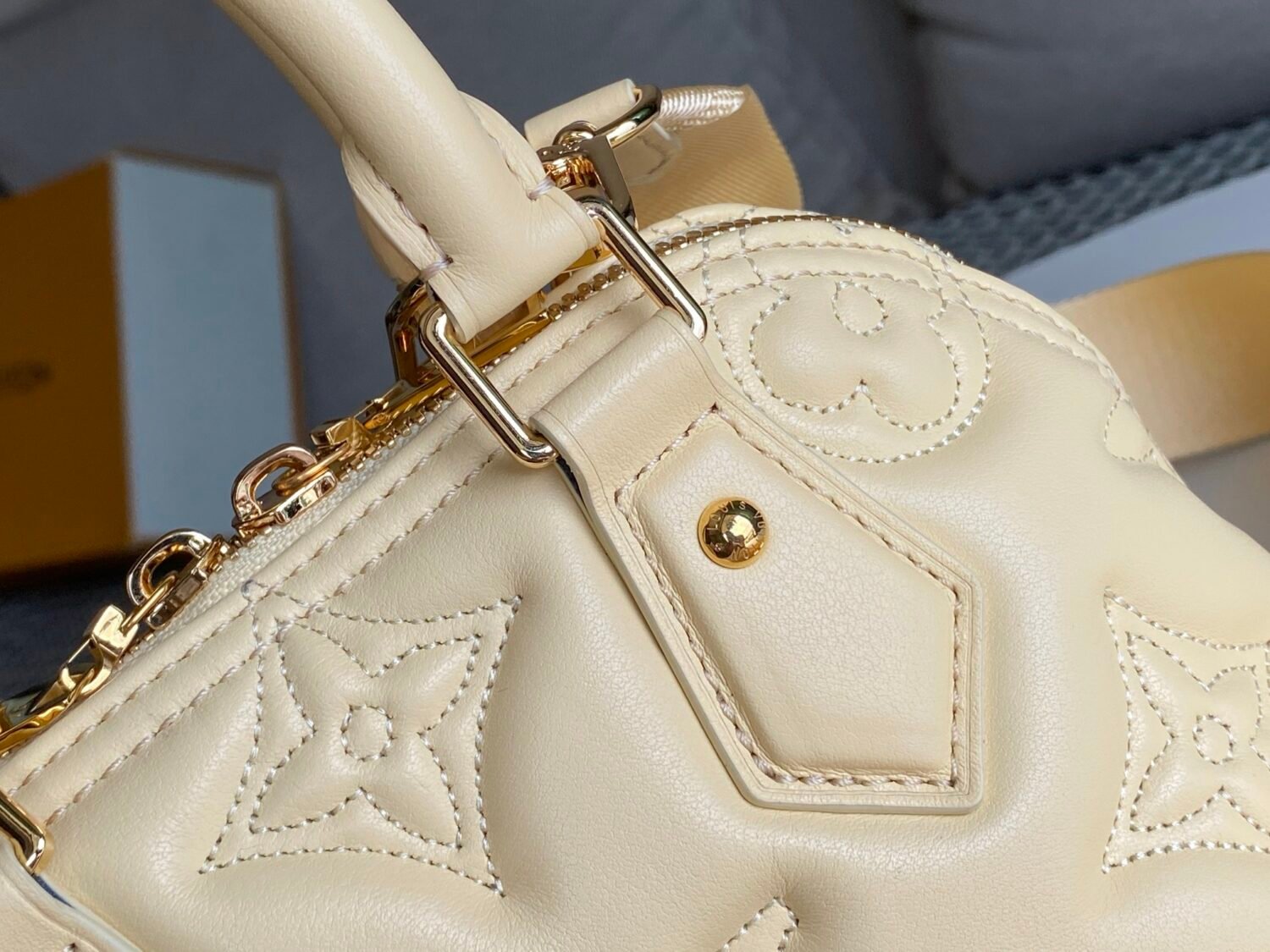 Replica Louis Vuitton Alma BB Bag Banana Yellow LV M59821