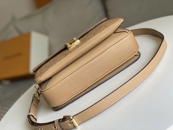 Replica Louis Vuitton Pochette Metis Monogram Empreinte Cream M44738