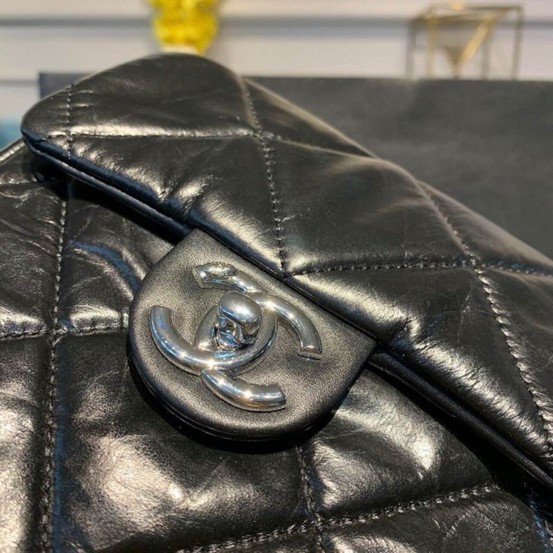 High Replica UK Chanel Camera Case Bag 18Cm As1323