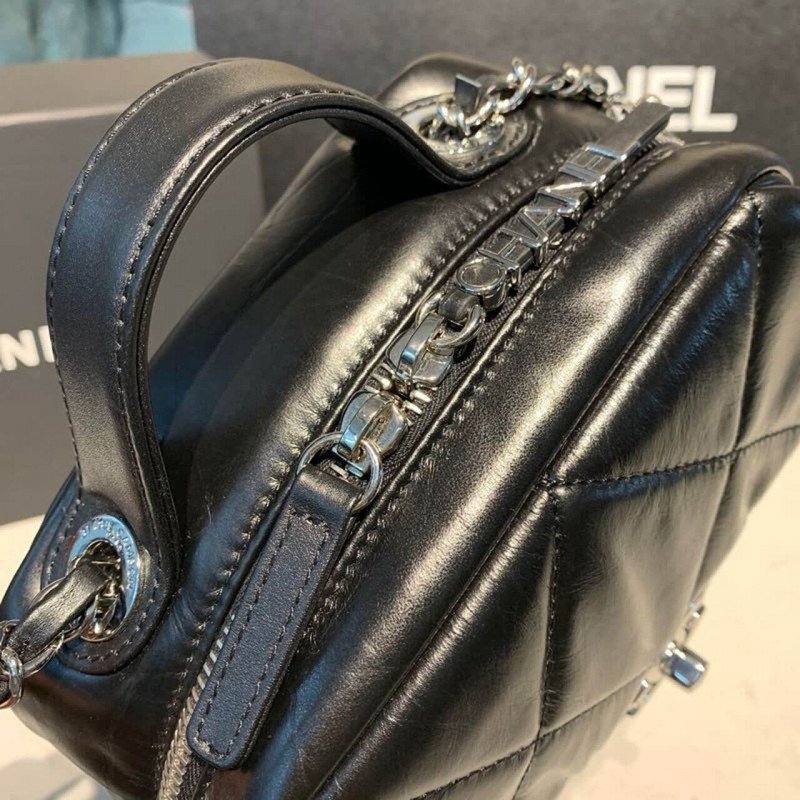 High Replica UK Chanel Camera Case Bag 18Cm As1323