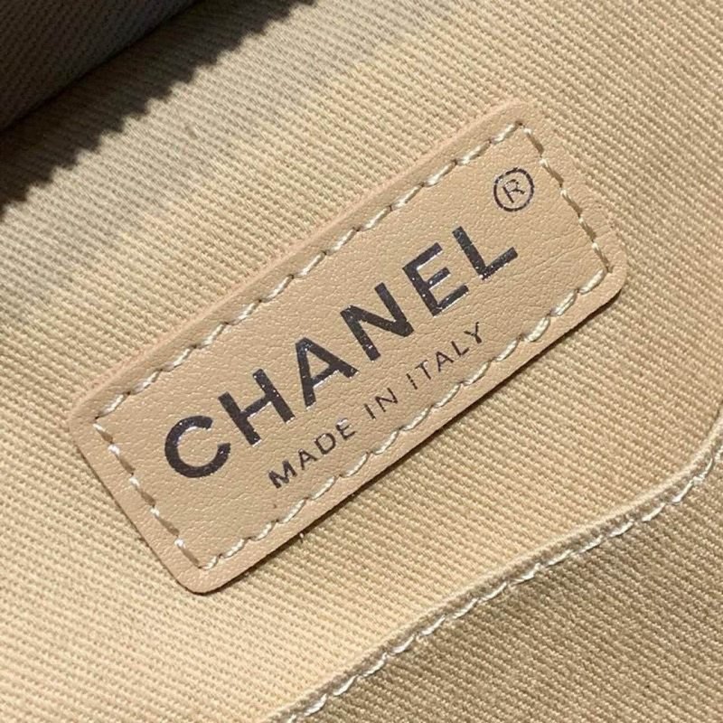 High Replica UK Chanel Camera Case Bag 18Cm As1323