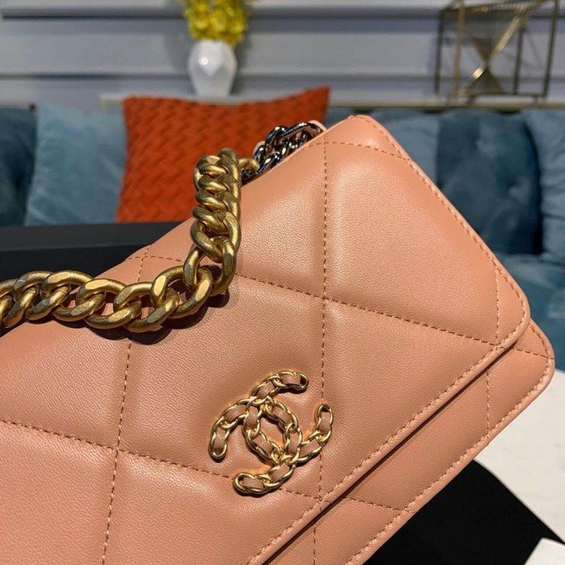 Replica Chanel 1:1 Mirror Goatskin High Quilted 19 Woc Flap Bag On Chain 422740