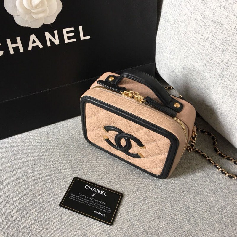 chanel-quilted-caviar-small-vanity-case-a93342-2.jpg High Replica Chanel Quilted Caviar Replica Small Vanity Case A93342