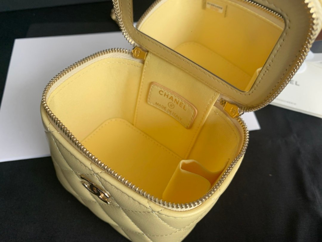 Replica Chanel Top Quality 22 Yellow Copy Ap2198