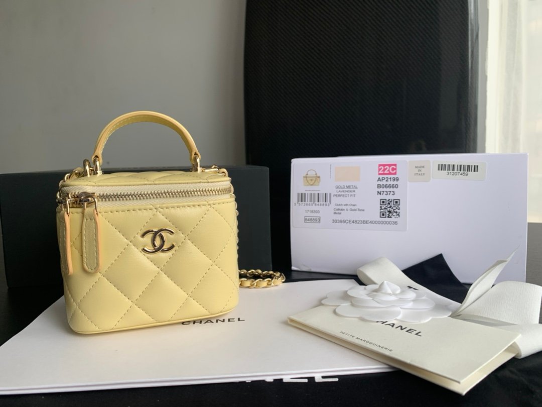 Replica Chanel Top Quality 22 Yellow Copy Ap2198