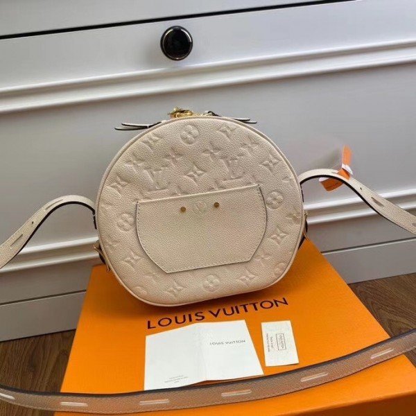 Replica Louis Vuitton Boite Chapeau Souple MM Monogram Empreinte M45276 BLV487