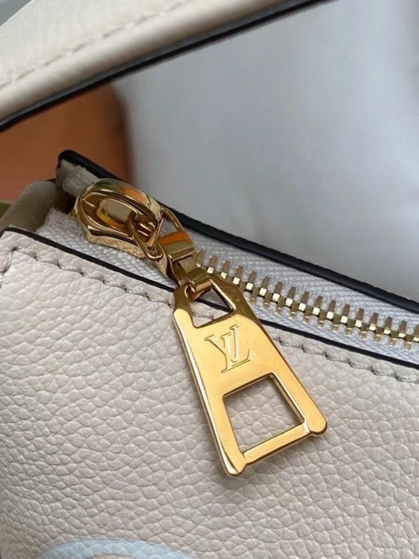 Replica Louis Vuitton Marshmallow Hobo Bag By The Pool M45698 BLV507