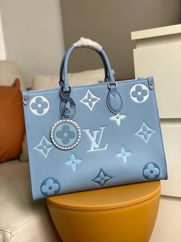 Replica Louis Vuitton OnTheGo MM Bag By The Pool M45718 BLV518