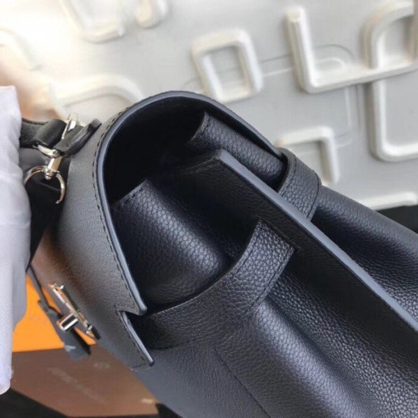 Replica Louis Vuitton Black Lockme Ever Bag M51395 BLV735