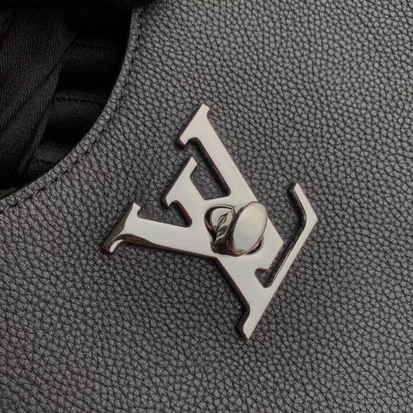 Replica Replica Louis Vuitton Beige Lockme Hobo Shoulder Bag M44330  BLV740