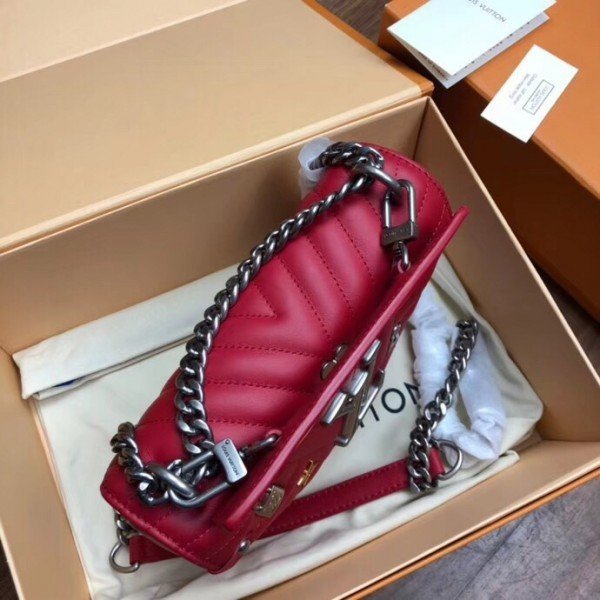 Replica Louis Vuitton Love Lock New Wave Chain Bag PM M53213 BLV624