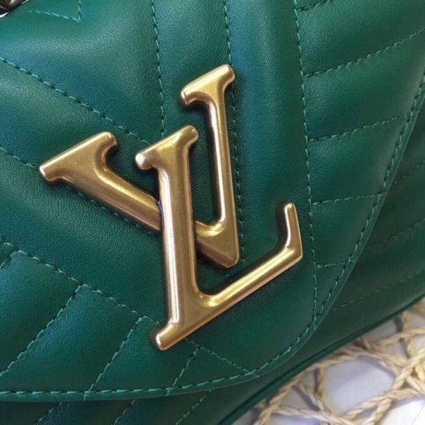 Replica Louis Vuitton Green New Wave Chain Bag PM M55021 BLV657