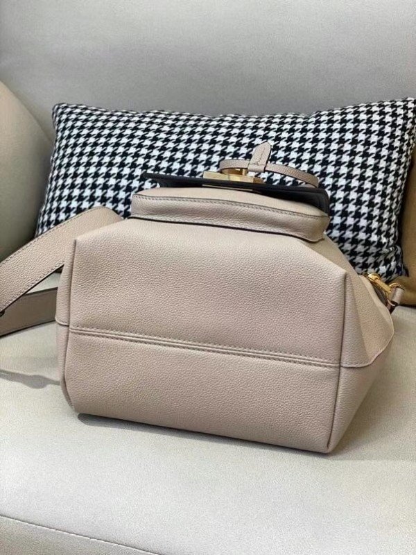 Replica Louis Vuitton Grey Lockme Bucket Bag M57688 BLV719