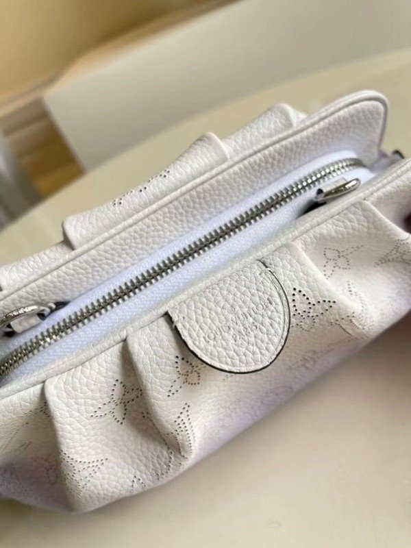 m80497-3.jpg Replica Louis Vuitton Scala Mini Pouch Gradient Blue Mahina Leather M80497 BLV248