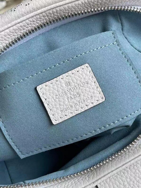 m80497-8.jpg Replica Louis Vuitton Scala Mini Pouch Gradient Blue Mahina Leather M80497 BLV248