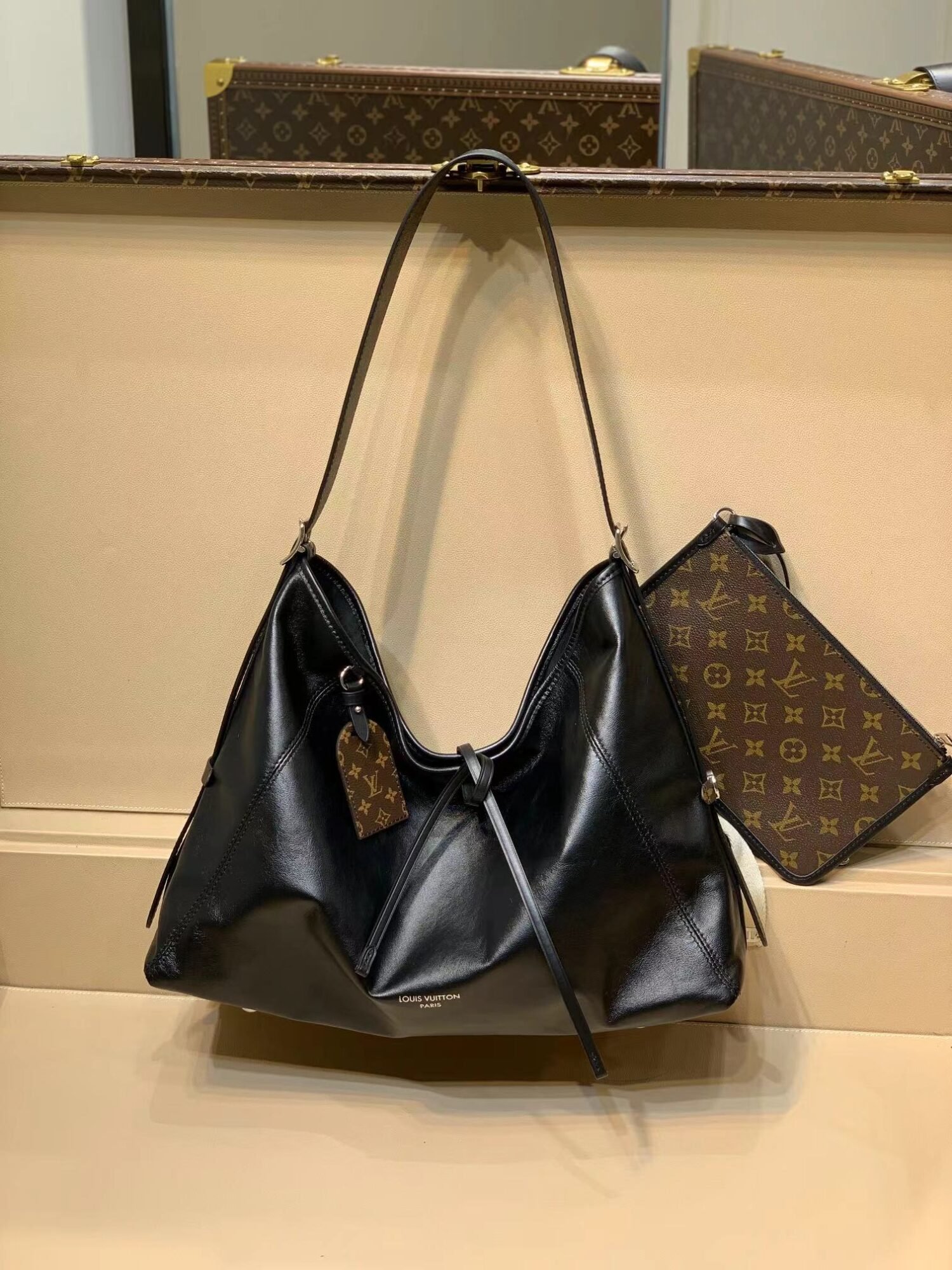 Replica Louis Vuitton CarryAll MM M25143