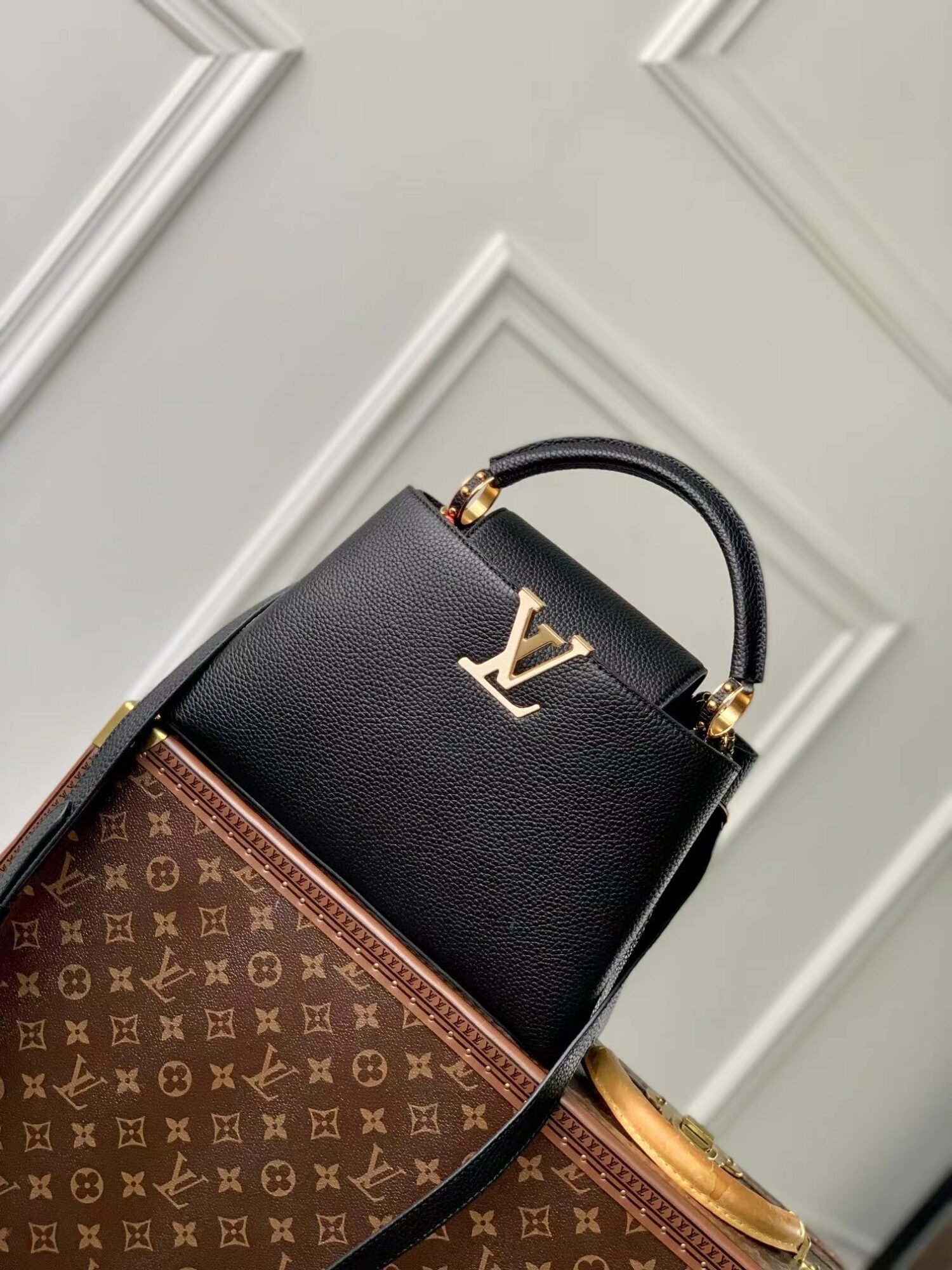 Replica Louis Vuitton Capucines MM With Ayers Snakeskin Handle M24727
