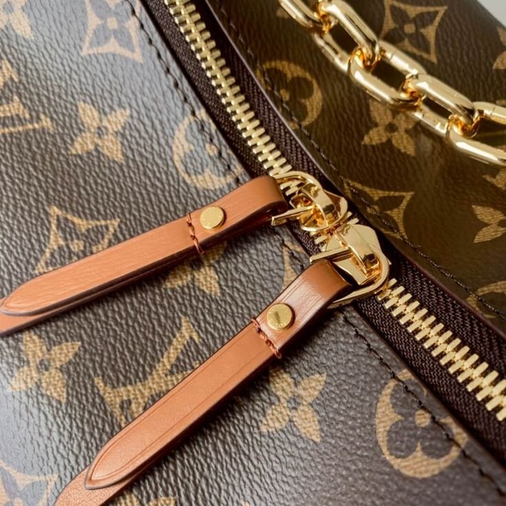 Replica Louis Vuitton  Loop Hobo  M46311