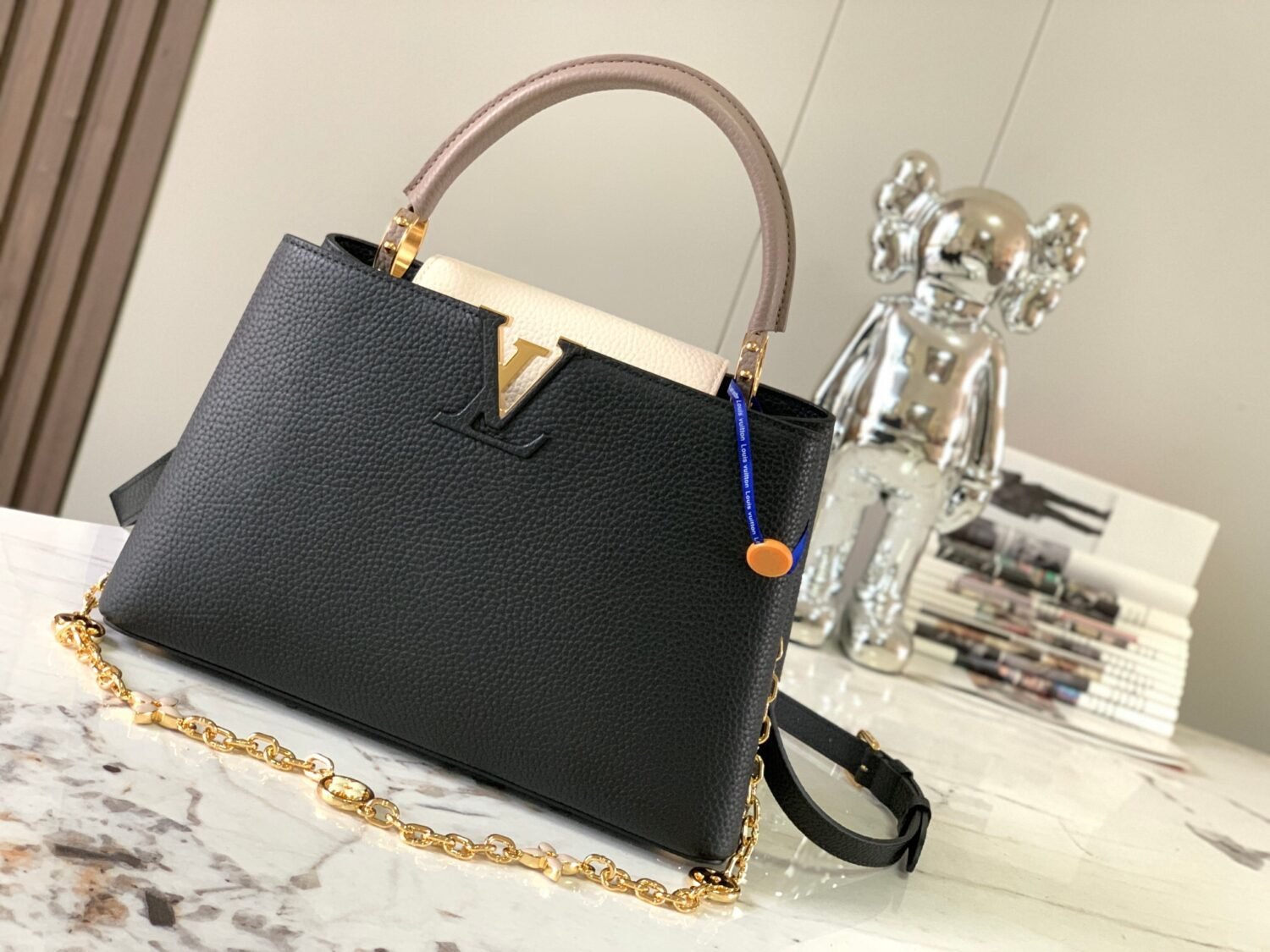 Replica Louis Vuitton Capucines MM LV Bag Black / Galet Gray / Pearly Cream