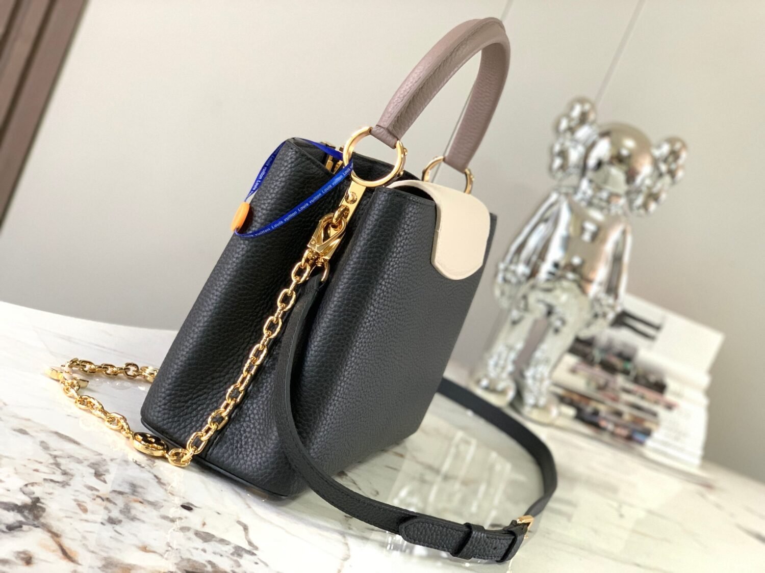 Replica Louis Vuitton Capucines MM LV Bag Black / Galet Gray / Pearly Cream