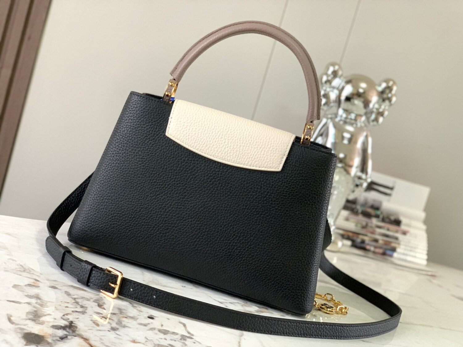 Replica Louis Vuitton Capucines MM LV Bag Black / Galet Gray / Pearly Cream