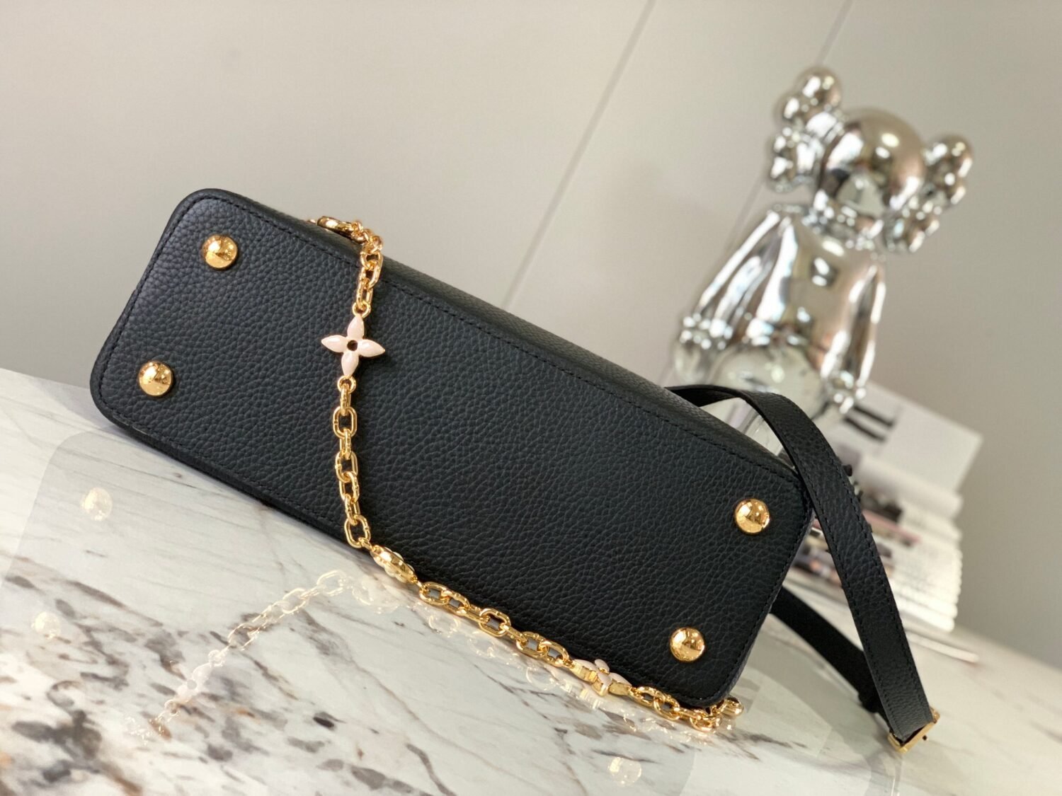 Replica Louis Vuitton Capucines MM LV Bag Black / Galet Gray / Pearly Cream