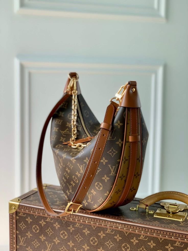 Replica Louis Vuitton  Loop Hobo  M46311