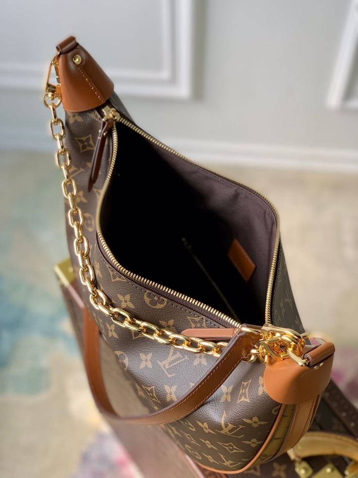 Replica Louis Vuitton  Loop Hobo  M46311